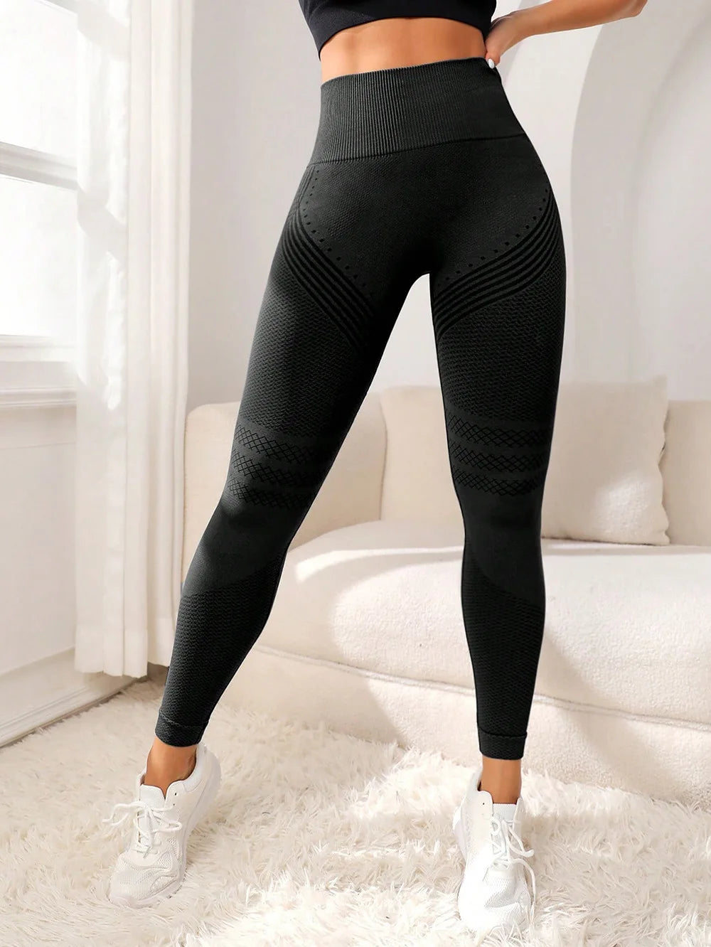 Capilorix women's high-waisted sports pants with sexy line detailing, lifting buttocks, ideal for running, yoga, and fitness activities.