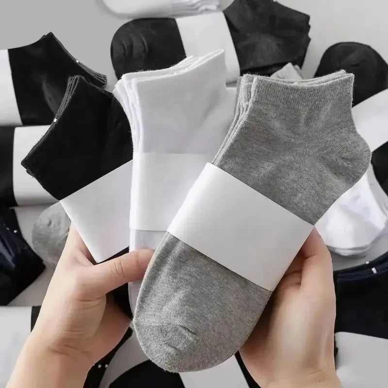 Capilorix unisex comfort-fit ankle socks, breathable and lightweight, suitable for sports and daily wear, shown in a 5-pack.