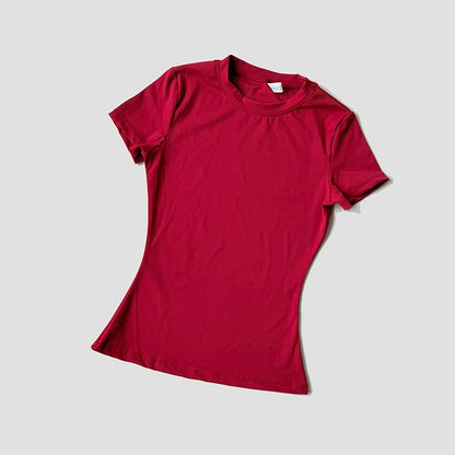 Capilorix seamless women's gym crop top, short sleeve yoga and workout sports tee for fitness and running.