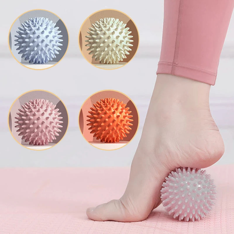 Capilorix hedgehog massage ball for yoga and muscle relaxation, ideal for shoulder, neck, leg, and plantar fascia therapy.