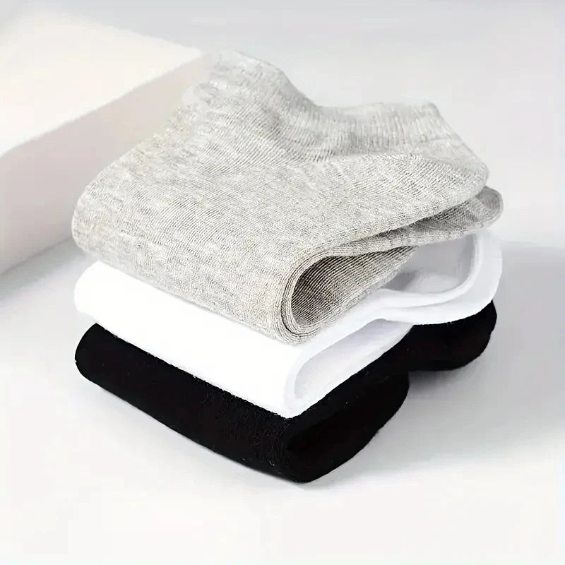 Capilorix unisex comfort-fit ankle socks, breathable and lightweight, perfect for sports and daily wear, shown in a 5-pack.