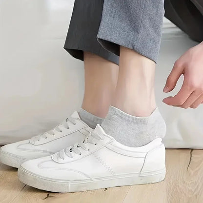 Capilorix unisex ankle socks, breathable and lightweight for sports and daily wear, shown in a 5 or 10-pack bundle.