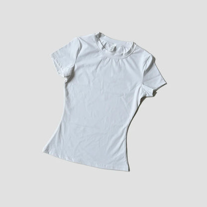 Capilorix seamless women's gym crop top, short sleeve yoga and workout sports T-shirt, activewear for running and fitness.