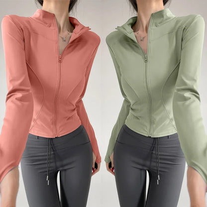 Capilorix women's quick-drying sports coat with long sleeves, zipper, and fitted top, ideal for yoga, running, and fitness activities.