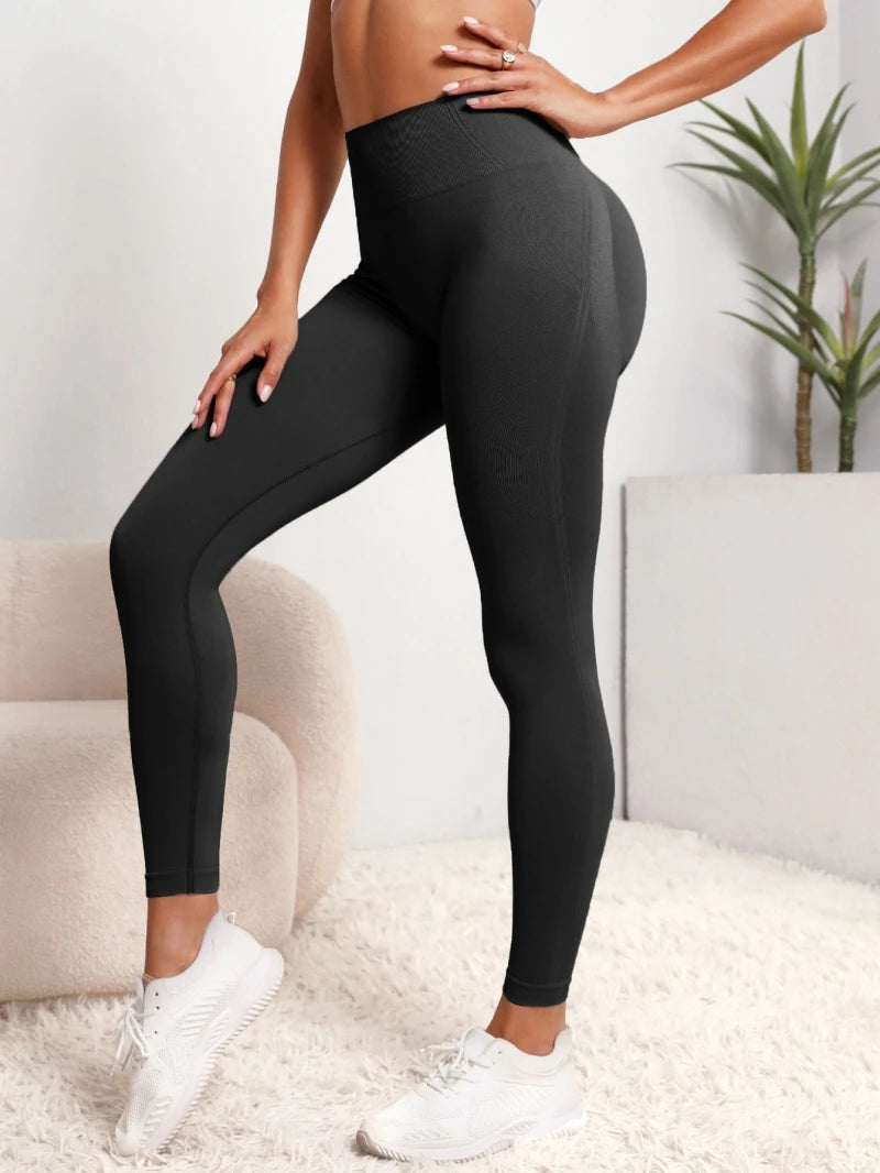 Capilorix women's seamless high-waist fitness leggings with hip-lifting design, ideal for yoga, gym, and activewear.